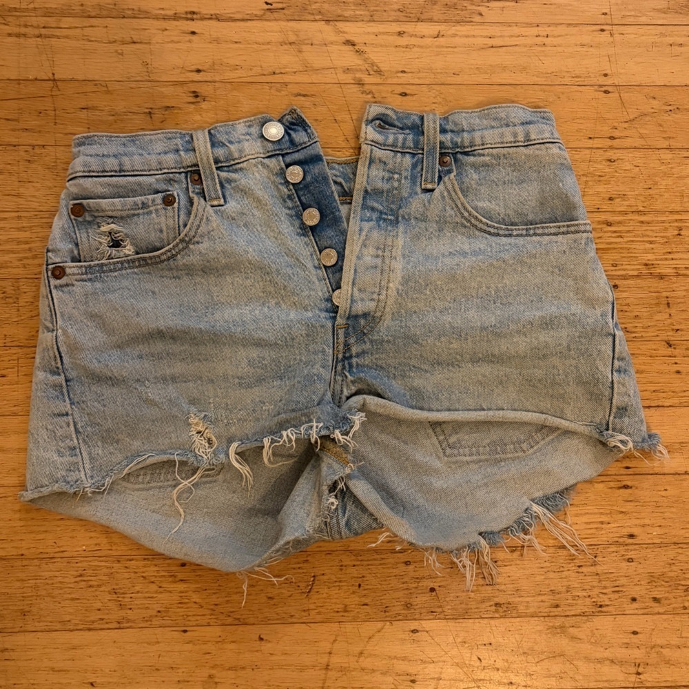 Levi’s 501 button fly red tab shorts